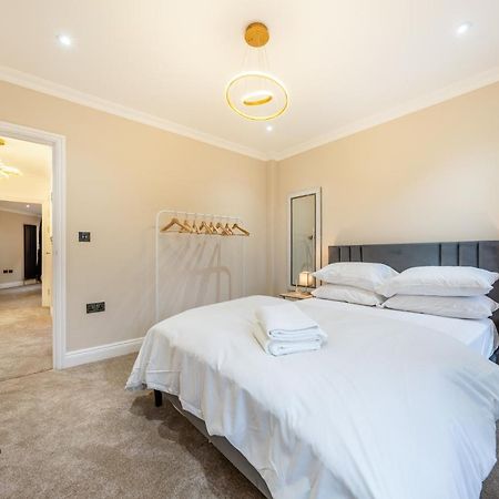 Brand New London Luxury House - Sleeps 8 Villa Exterior photo