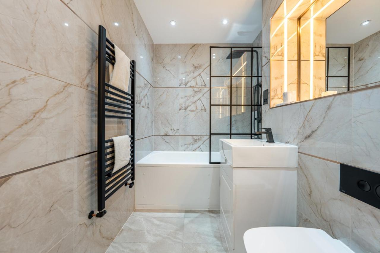 Brand New London Luxury House - Sleeps 8 Villa Exterior photo