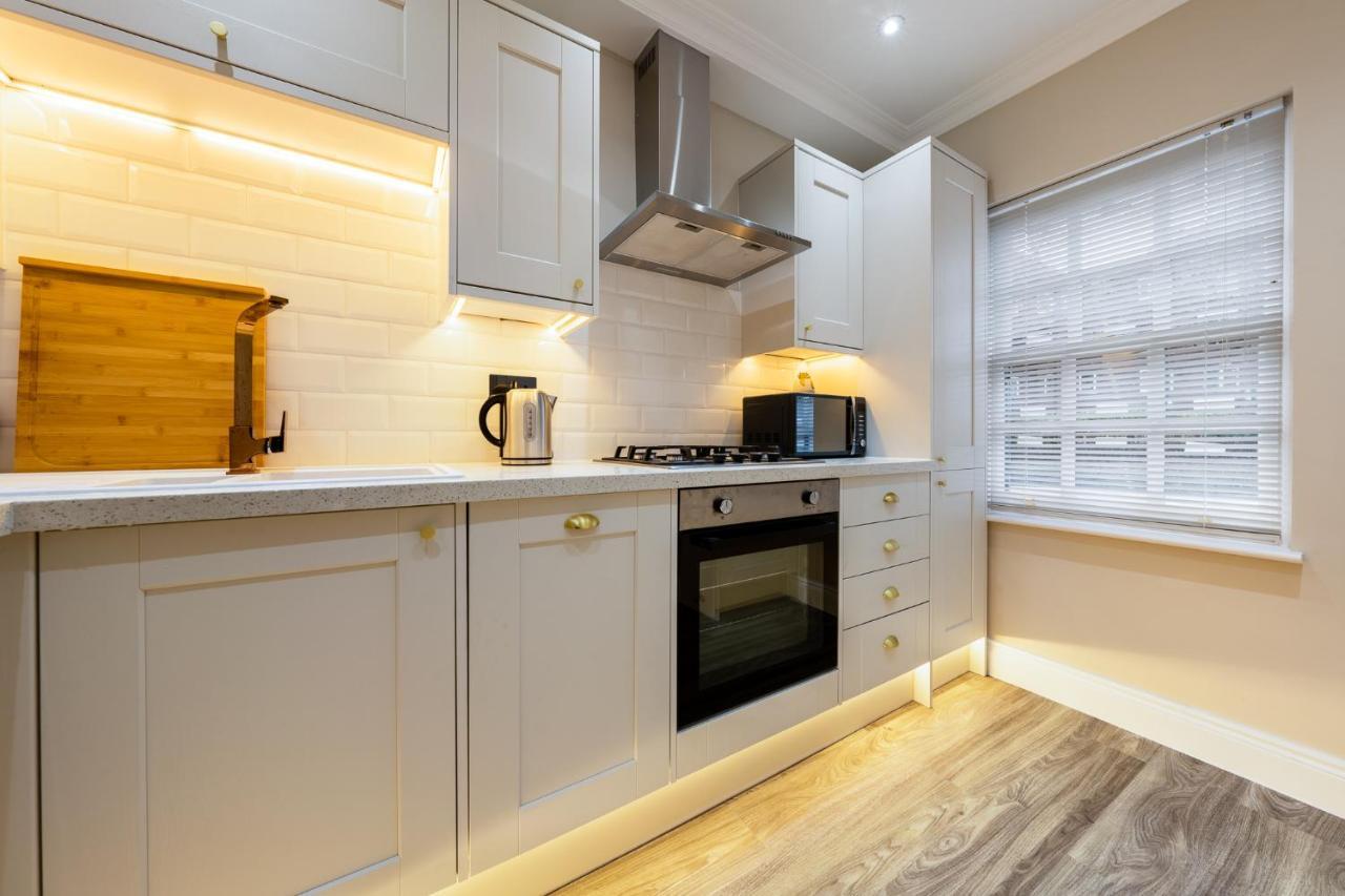 Brand New London Luxury House - Sleeps 8 Villa Exterior photo